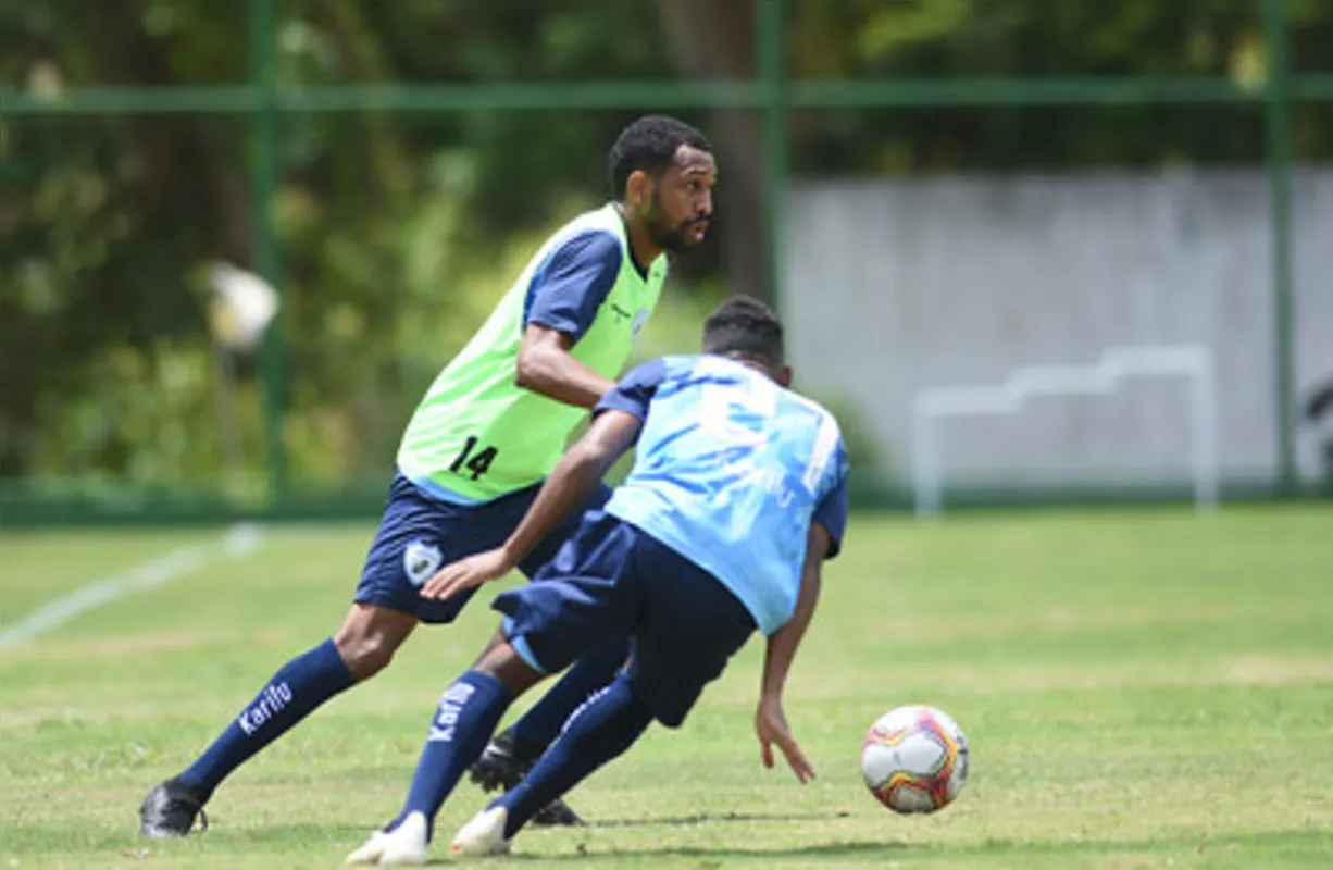 O volante Bidía é um dos que testaram positivo para a Covid-19 