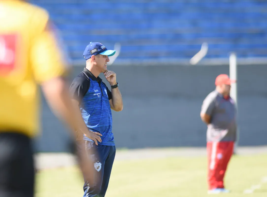 Técnico Alemão precisará superar o tabu de não vencer fora de casa. 