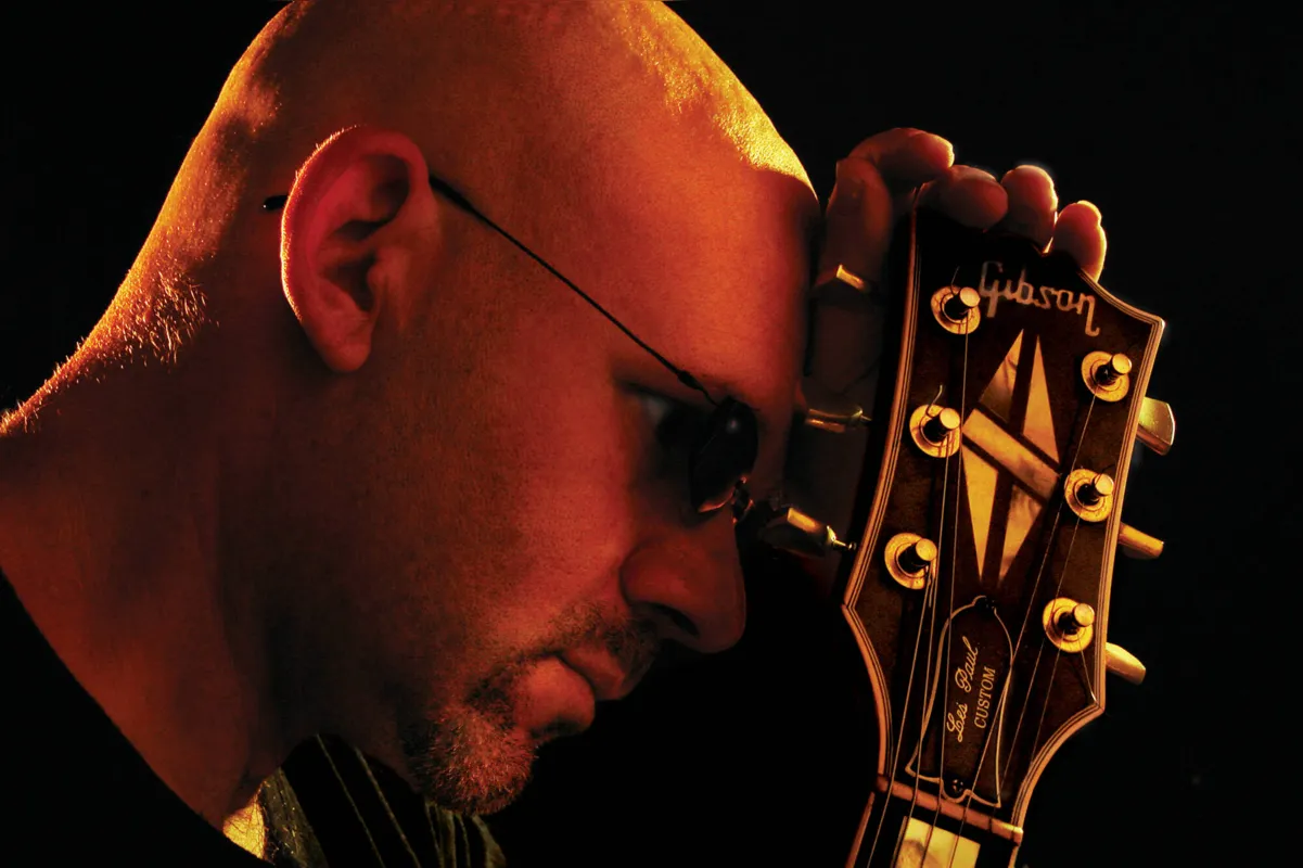 Nuno Mindelis: "Nasci em 1957 e no meio dos anos sessenta já começou um boom de blues, justamente na fase em que a gente é mais vulnerável às influências"