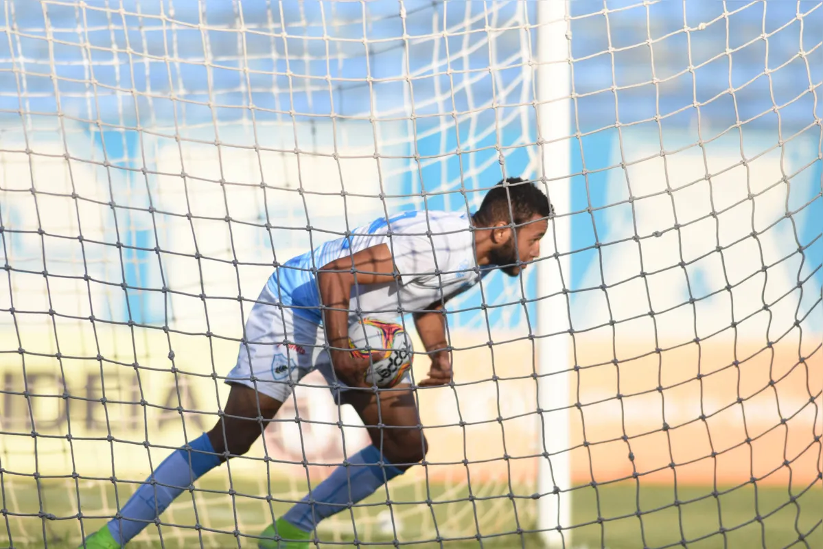 O Londrina venceu o Tombense de virada  e chegou à liderança do Grupo B, com 28 pontos.