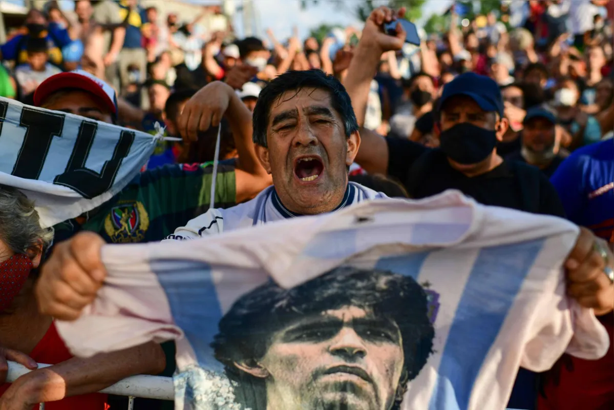 Imagem ilustrativa da imagem Maradona foi um 'Charles Chaplin de chuteiras', diz fã