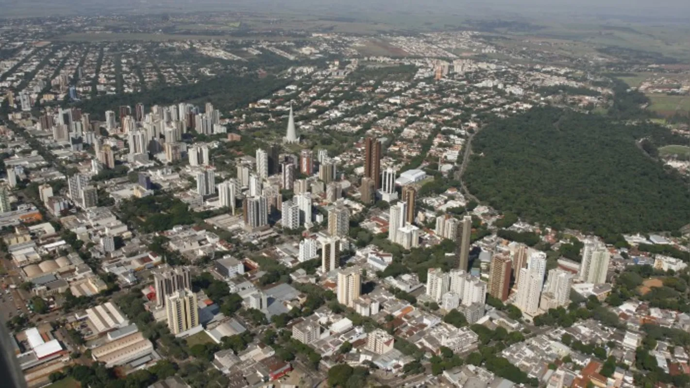 Maringá registra um óbito e 270 novos casos de Covid-19 e permanece com a matriz de alto risco. 