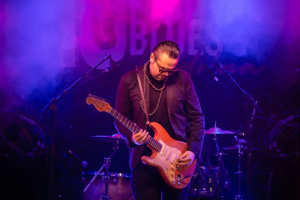 Igor Prado, um nome reconhecido do blues no Brasil, é outra atração da note de sexta-feira