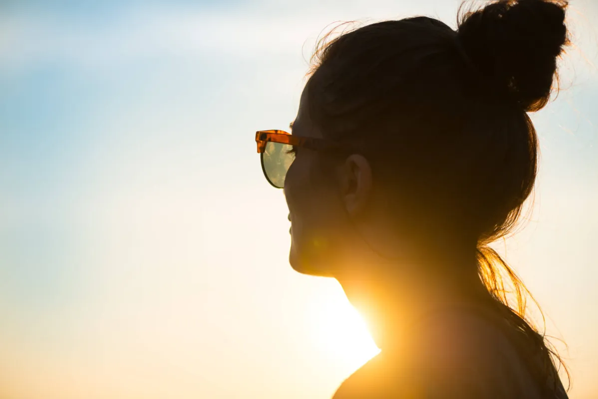 Imagem ilustrativa da imagem O sol piora a acne?