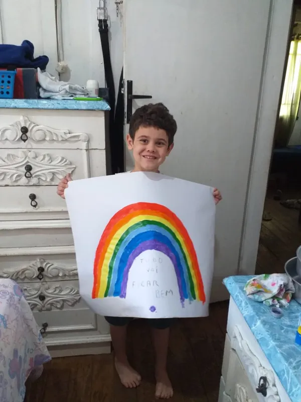 O Arco-Íris da Esperança feito por Samuel Dias Carvalho, 6 anos, da turma P5D, em conjunto com a família
