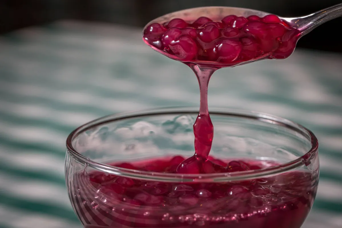 Sagu: receitas com vinho tinto são comuns, mas há muitas variações