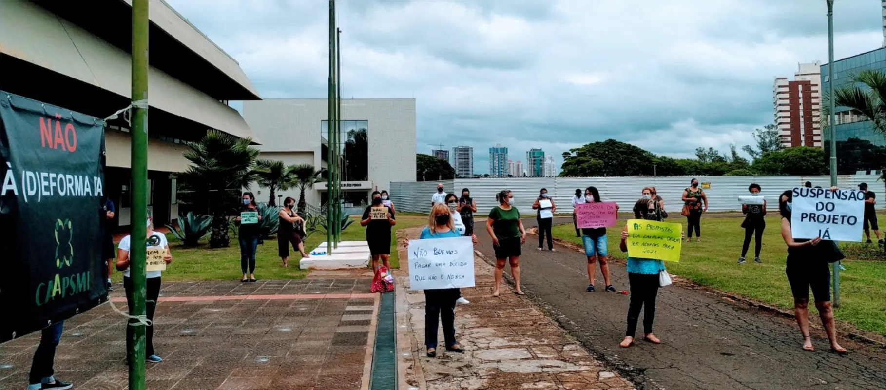 Imagem ilustrativa da imagem Servidores de Londrina protestam contra mudanças na aposentadoria