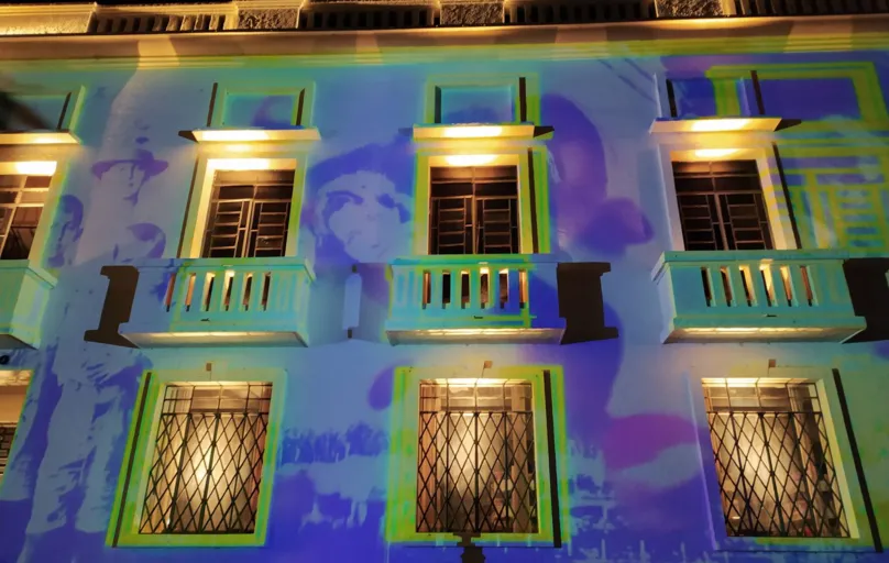Fachada da Biblioteca terá um video mapping que conta a história de Londrina. mostrando etnias que estão nas raízes da cidade, como a africana e a indígena 