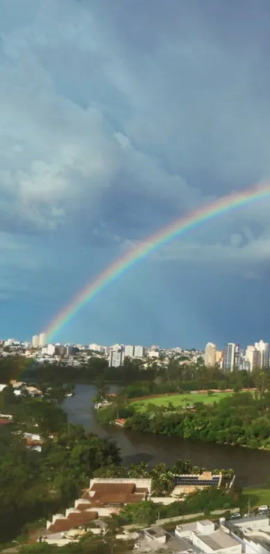Imagem ilustrativa da imagem A cidade fala| Arco Íris