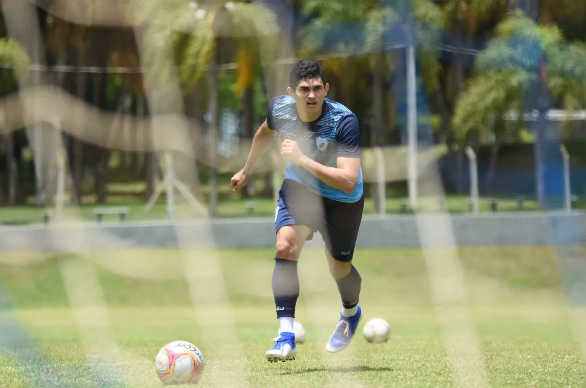 Com Carlos Henrique em baixa, Júnior Pirambu voltará a ser o camisa 9 do LEC, em Belém