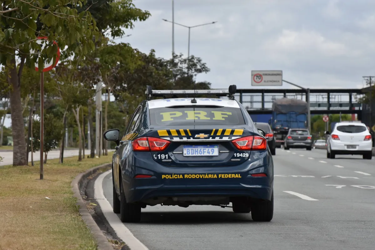 Assim como ocorre com o tráfico internacional de drogas, o Paraná está na rota do contrabando,  já que faz fronteira com o Paraguai e tem divisas com São Paulo e Mato Grosso do Sul 