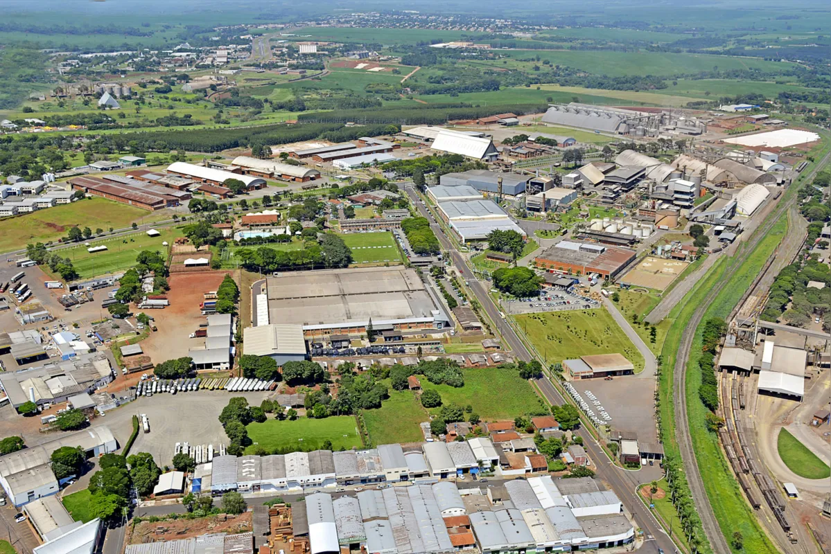 Parque industrial da Cocamar, que ganhou duas novas fábricas,  de rações e de fertilizantes