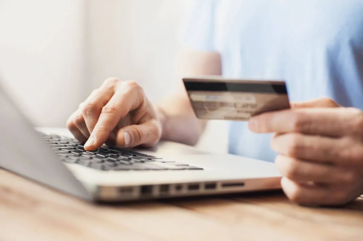Imagem ilustrativa da imagem Com pandemia, consumidores migram para e-commerce e não saem mais
