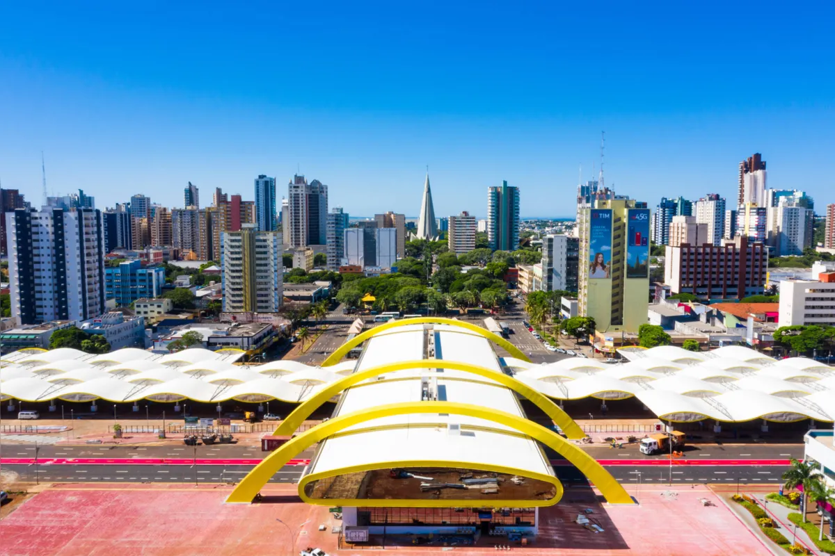 A Prefeitura de Maringá publicou nesta segunda, 21, decreto (nº1985/2020) que regulariza o funcionamento do comércio no Natal e Ano Novo.