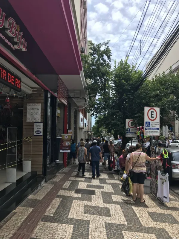 Compras e trocas movimentaram comércio de Londrina neste sábado(26)