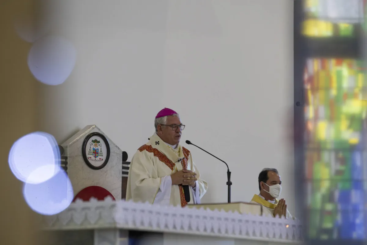 Dom Geremias: "Um feliz Ano Novo e também um Feliz Natal para todos aqueles que desejam continuar dando a sua força e contribuição para o bom crescimento de Londrina, mas também da Igreja"