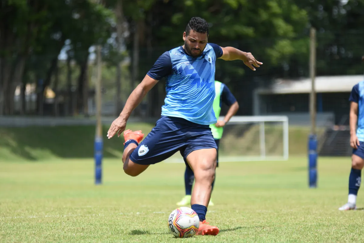 Sem marcar há oito jogos, Carlos Henrique voltará a ser titular diante do Remo