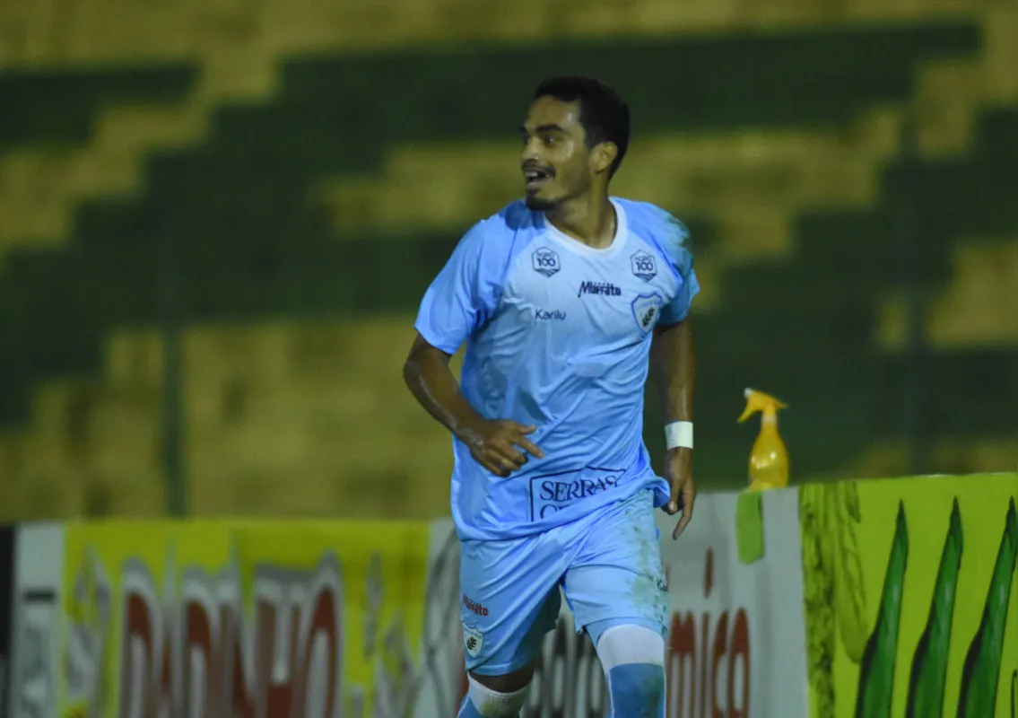 Samuel Gomes foi decisivo na vitória do LEC sobre o Ypiranga e marcou o seu primeiro gol como profissional
