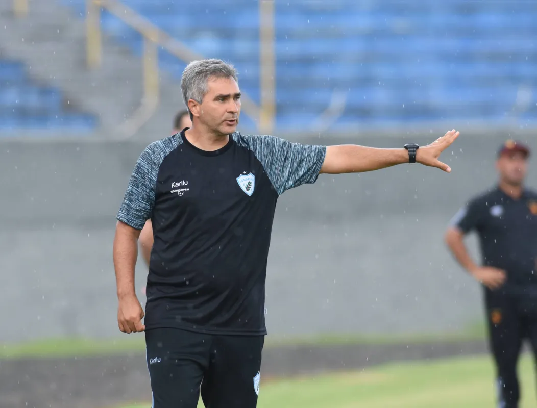 Silvinho Canuto dirigiu os times sub-20 e sub-17 do LEC na disputa da Copa do Brasil