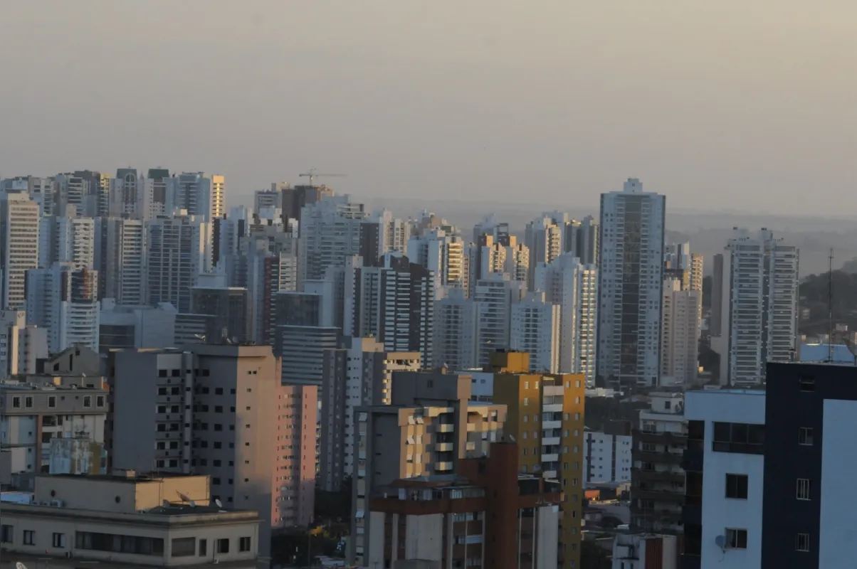 Imagem ilustrativa da imagem Primeiro boletim de 2021: Londrina aponta 584 casos ativos de Covid-19