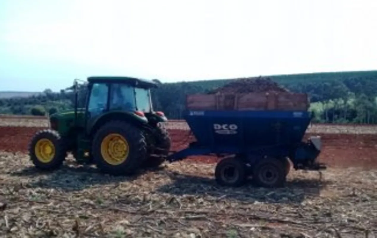 Desde 2011, a iniciativa destinou quase 40 mil toneladas de lodo resultante do processo de tratamento do esgoto doméstico para servir de adubo e melhorar as condições do solo da região.
