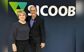 Na inauguração do Sicoob