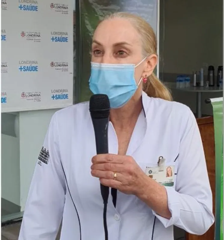 Imagem ilustrativa da imagem ‘A palavra que define é esperança’, diz primeira a ser vacinada em Londrina