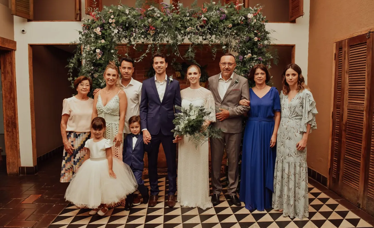 Os noivos com a família de Jair: Anna, Andrea, Mauro, Mauro, Edna, Luana e as crianças, Bernardo e Isabela