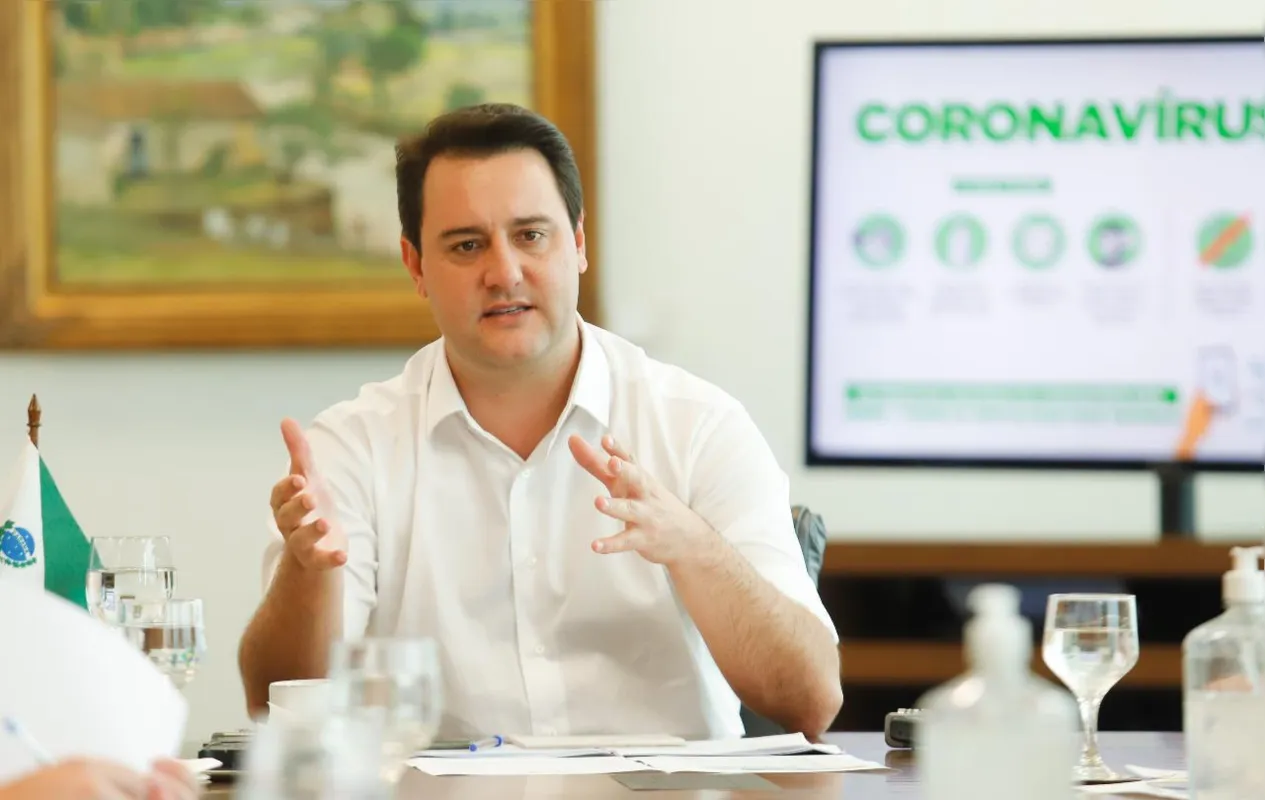 Aos poucos vamos ampliar a cobertura vacinal. Temos a Fiocruz e o Instituto Butantan, grandes referências no assunto, a um passo de começar a produção nacional, afirmou Ratinho Junior 
