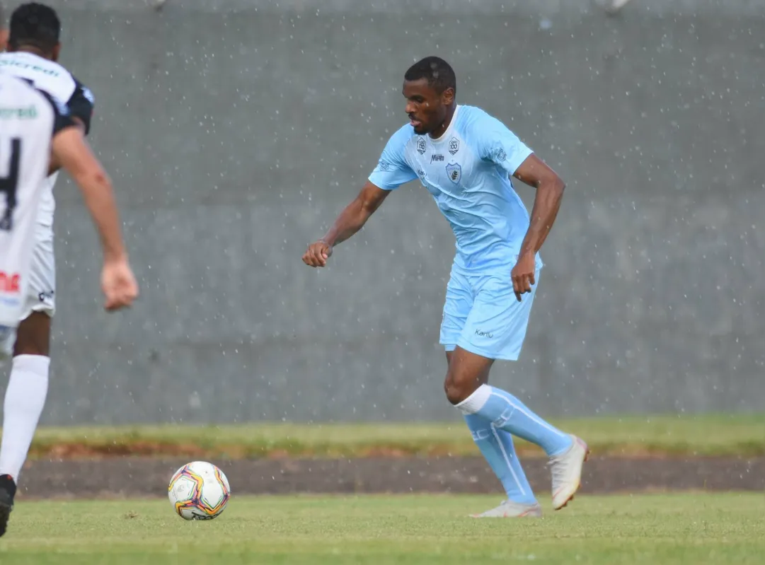 Thiago Henrique disputou apenas um jogo pelo Londrina em 2020 e agora volta em busca de uma nova oportunidade