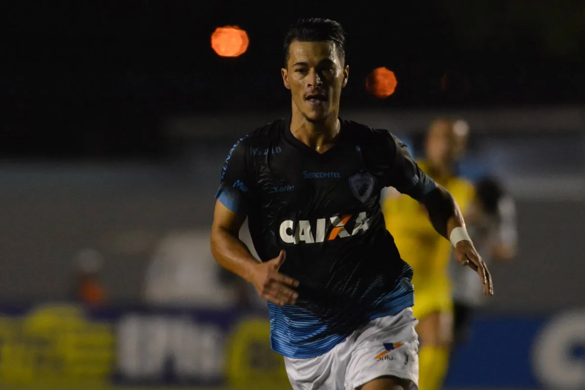 Jonatas Belusso marcou 11 gols com a camisa do Londrina na série B de 2017