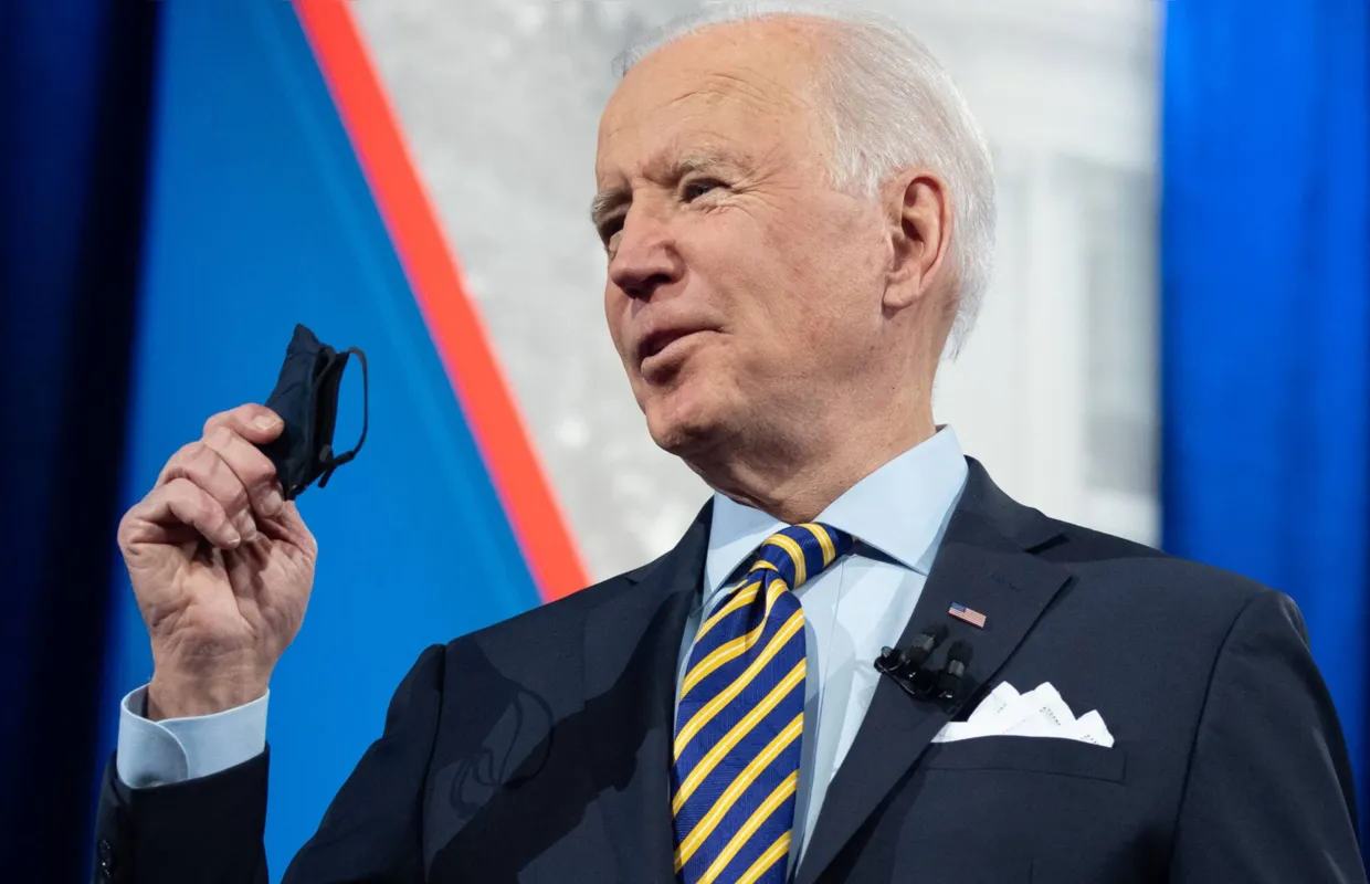 Biden também falou que os professores deveriam ter prioridade na vacinação, para que as escolas possam reabrir