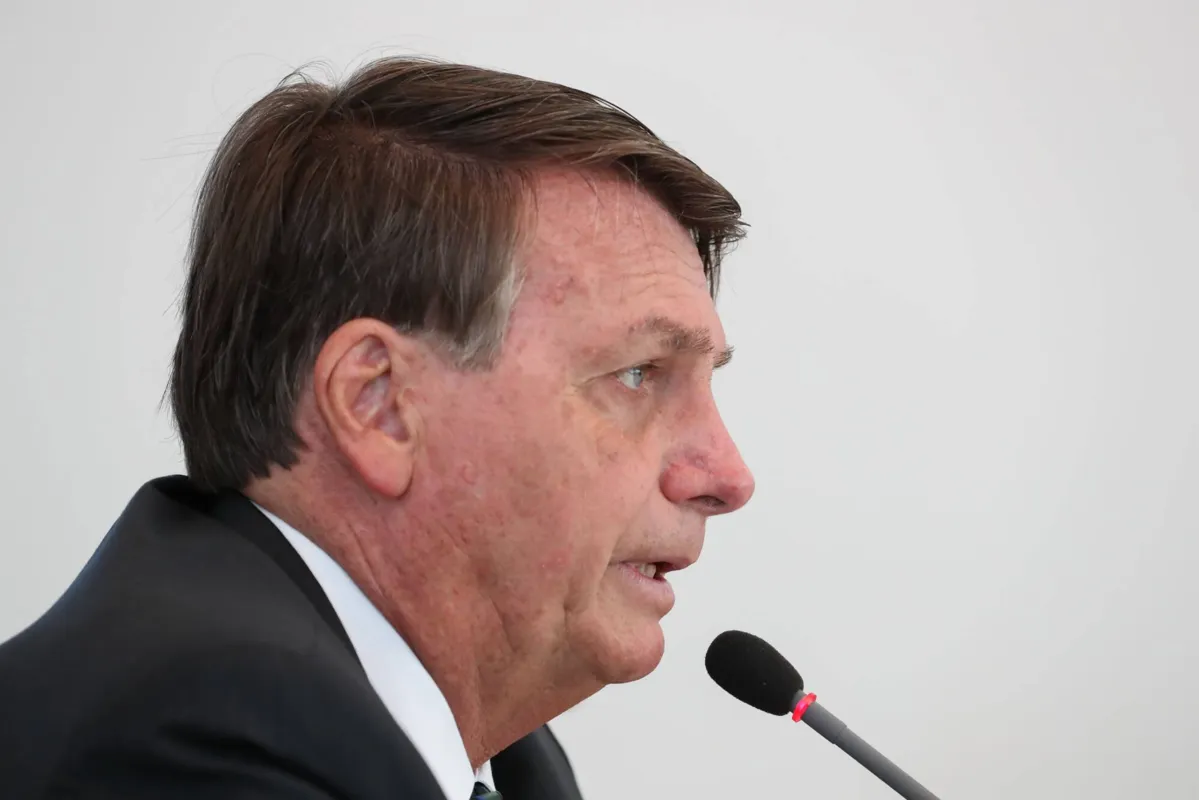 Imagem ilustrativa da imagem Bolsonaro diz que povo brasileiro não tem medo do perigo e volta a criticar isolamento social