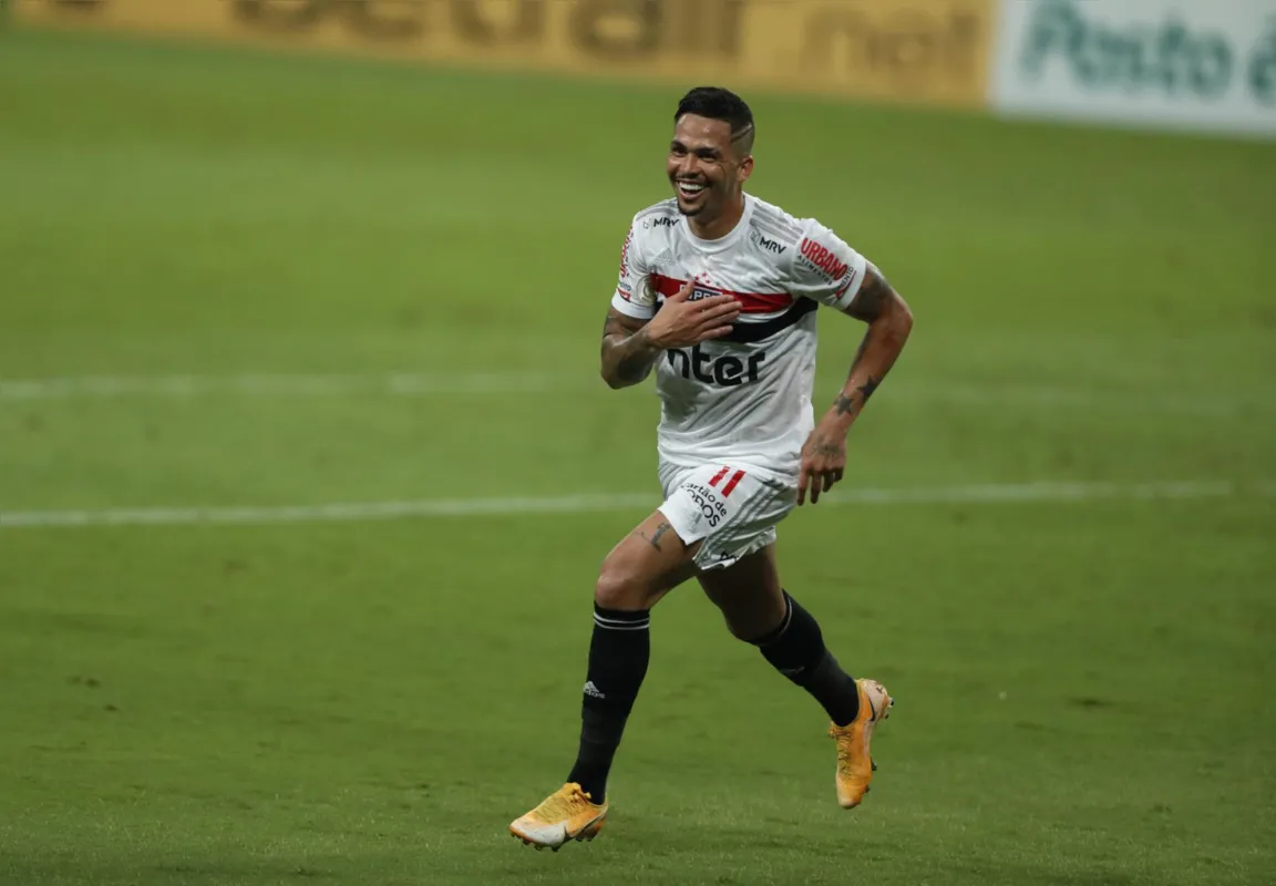 Luciano marcou o gol da vitória do São Paulo sobre o Grêmio; Tricolor ainda tem chances matemáticas de título