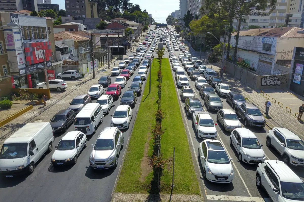 Os paranaenses proprietários de veículos devem ficar atentos: o calendário de vencimento do  IPVA (Imposto sobre Propriedade de Veículos Automotores) começa nesta segunda-feira (18/01). 