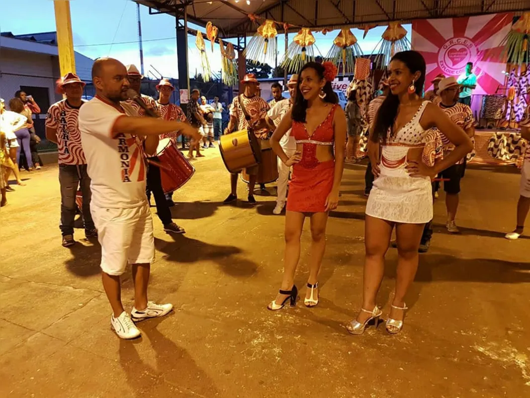 O carnavalesco Benê Macedo sonha com o próximo ano: "Eu acredito na possibilidade muito grande de a gente ter desfile de escola de samba em 2022"