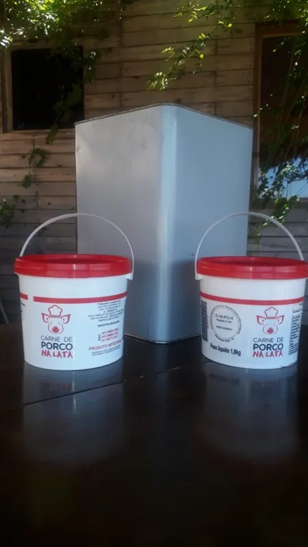 Volume total da carne de porco na lata chega a 1,8 kg
