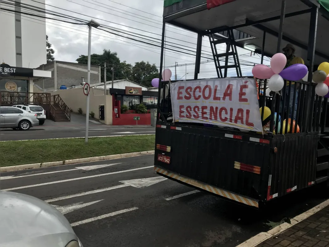 Imagem ilustrativa da imagem Carreata em Londrina pede o retorno das aulas presenciais