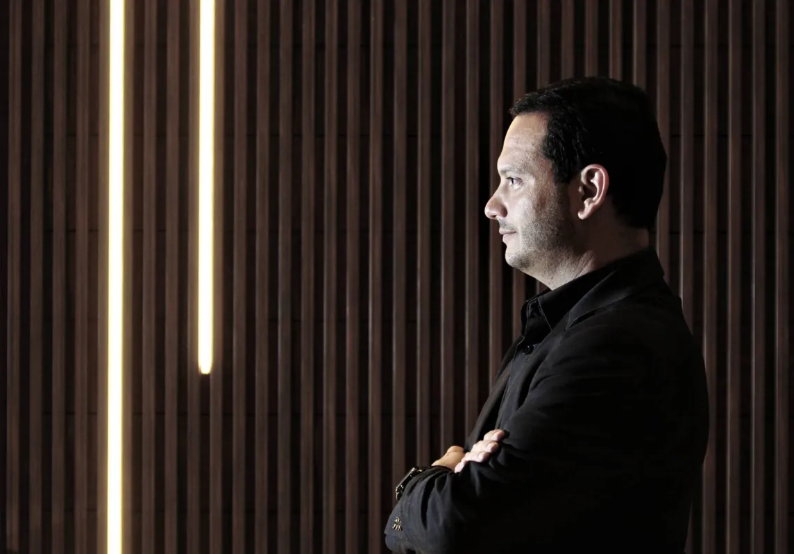 Mauricio Chiesa: "Deixemos claro que namorar o colega de trabalho é diferente de namorar o colega no trabalho" 