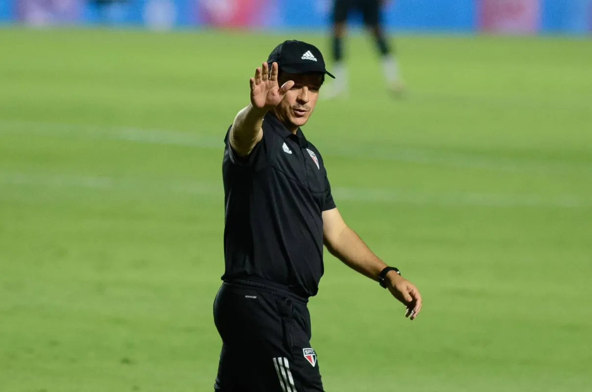 Imagem ilustrativa da imagem Contra a instabilidade, São Paul encara o Athletico na Baixada