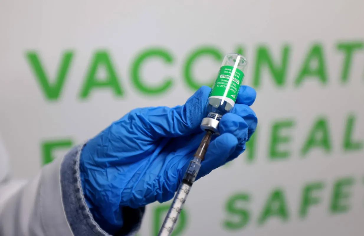 Imagem ilustrativa da imagem Covax prevê só 1,6 milhão de doses da vacina de Oxford para o Brasil no 1º trimestre