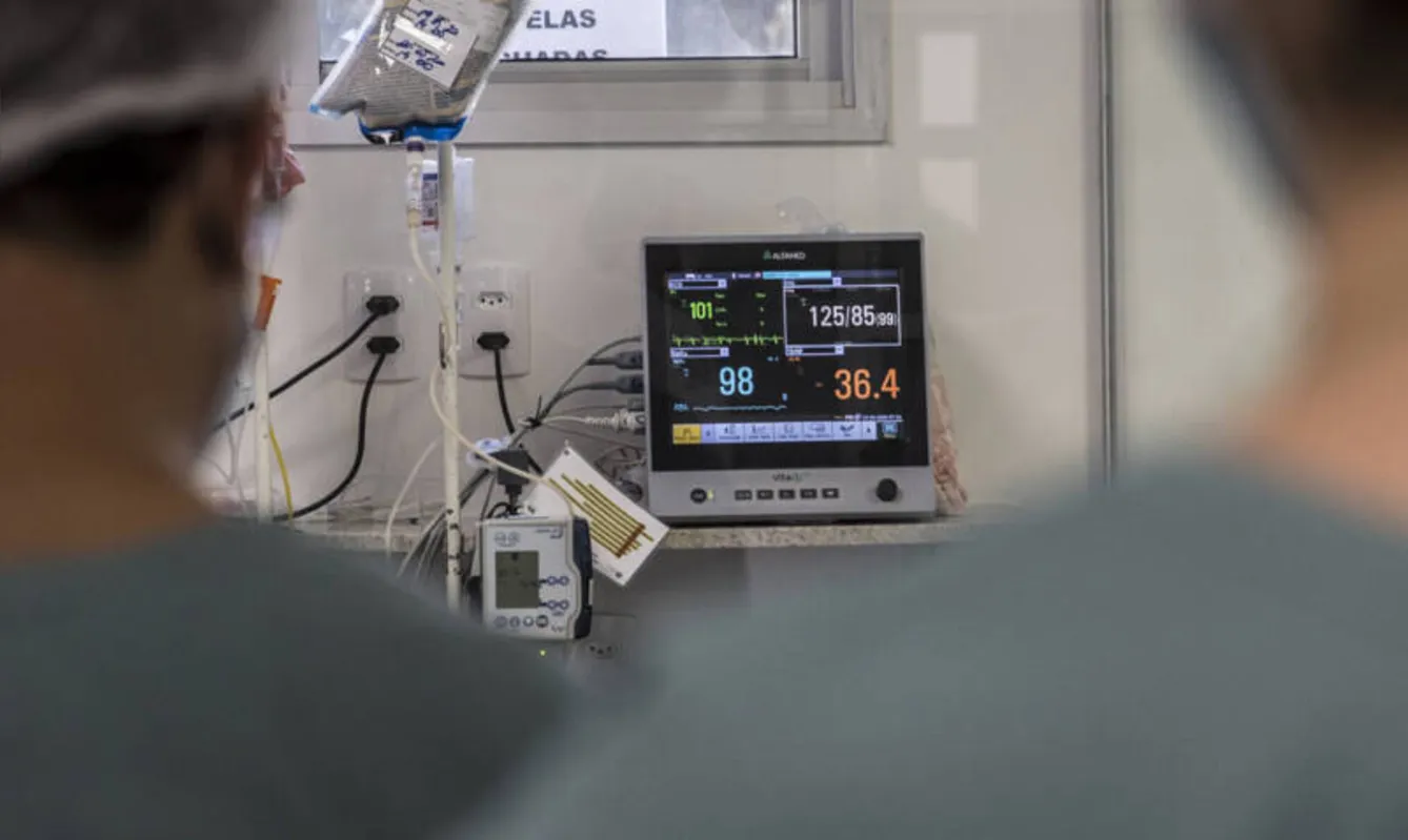 Imagem ilustrativa da imagem Covid-19: Paraná confirma 128 mil casos em janeiro
