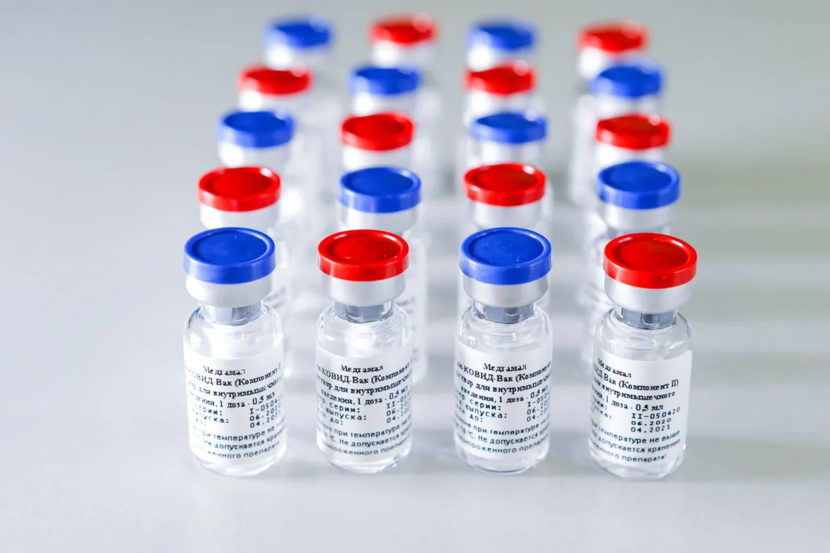 Ministério da Saúde negocia a aquisição de 30 milhões de doses da vacina russa e da indiana Covaxin