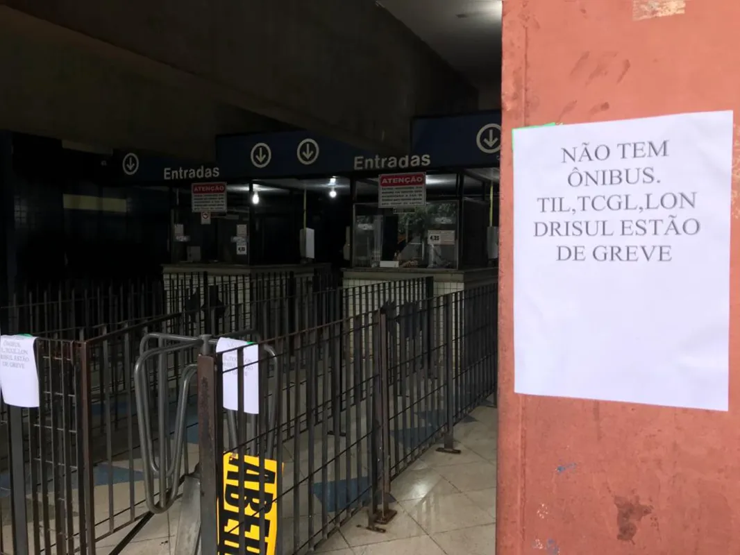 Imagem ilustrativa da imagem Entradas no Terminal Central de Londrina estão bloqueadas