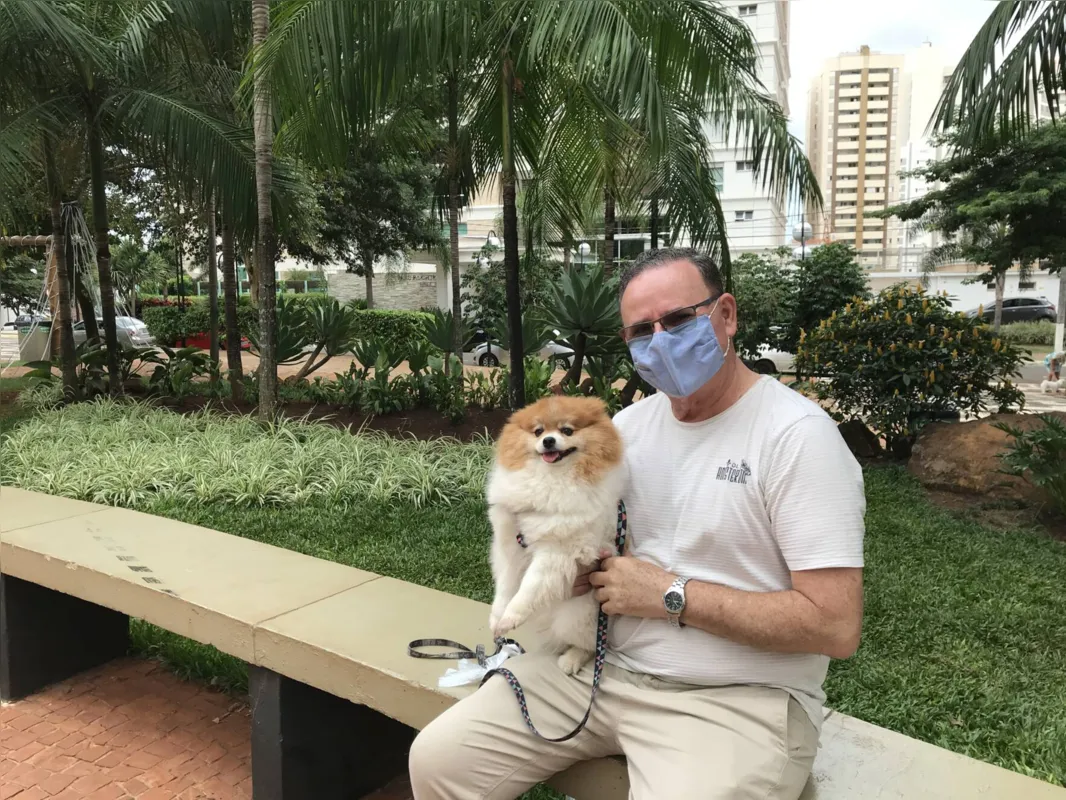 Quando a família de Félix Ribeiro viaja, Sushi fica sob a responsabilidade de uma cuidadora de confiança