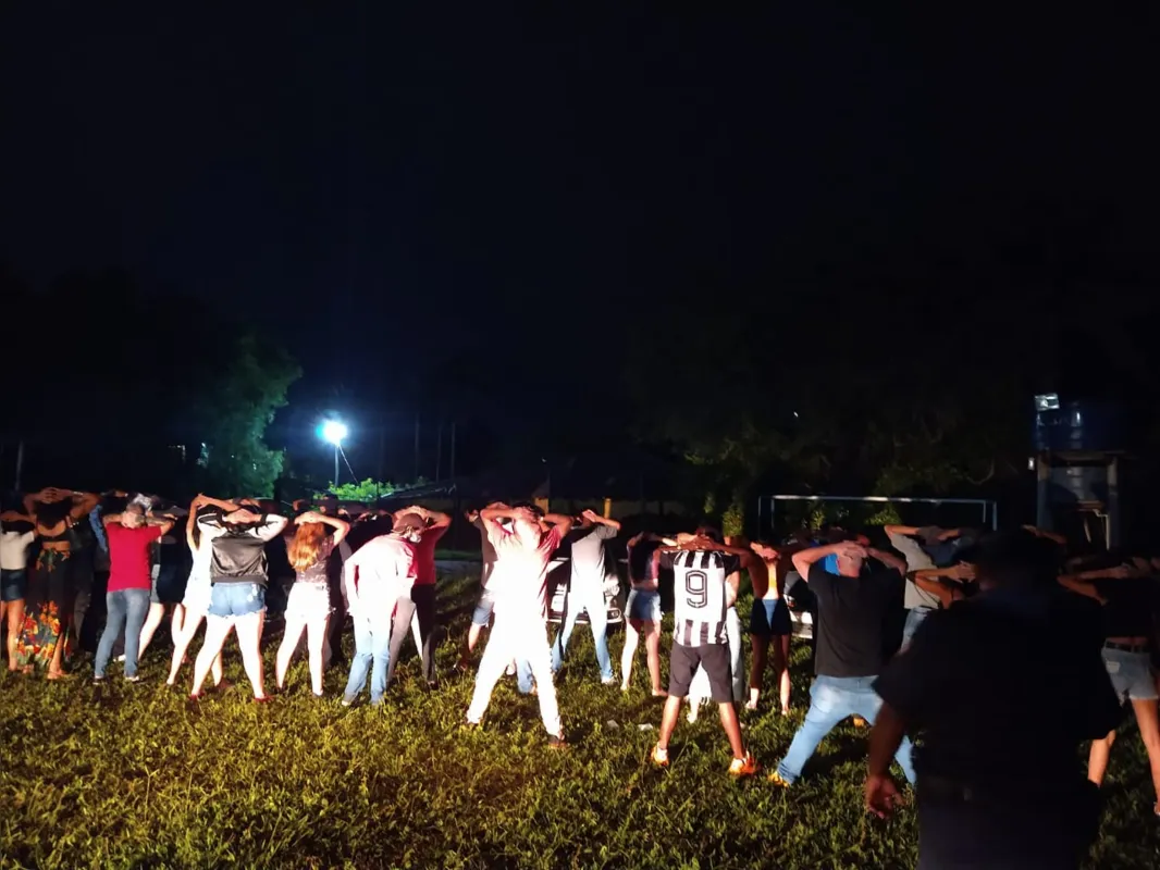 Imagem ilustrativa da imagem Festa com mais de 200 pessoas é interrompida em chácara em Londrina