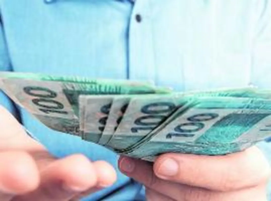 Imagem ilustrativa da imagem Fiscalização interrompe pagamento de R$ 612 mil em aposentadoria a falecidos no Paraná