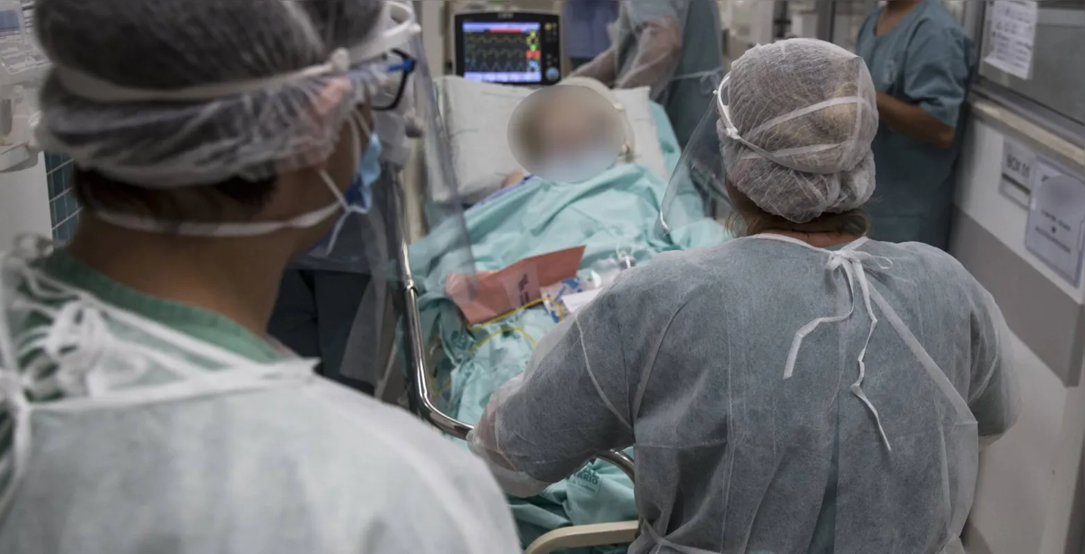 Paciente com Covid-19 em tratamento no Hospital Universitário de Londrina