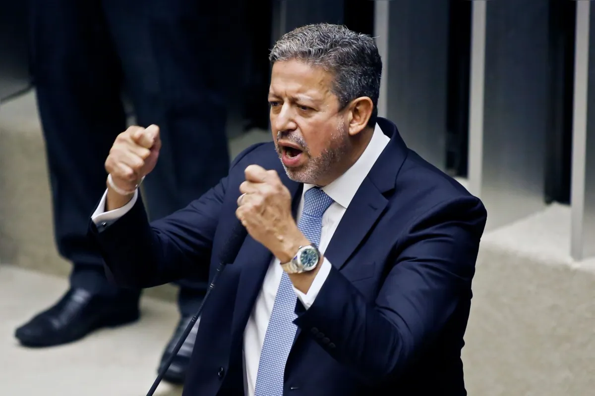 Imagem ilustrativa da imagem Líder do centrão, Lira é eleito presidente da Câmara