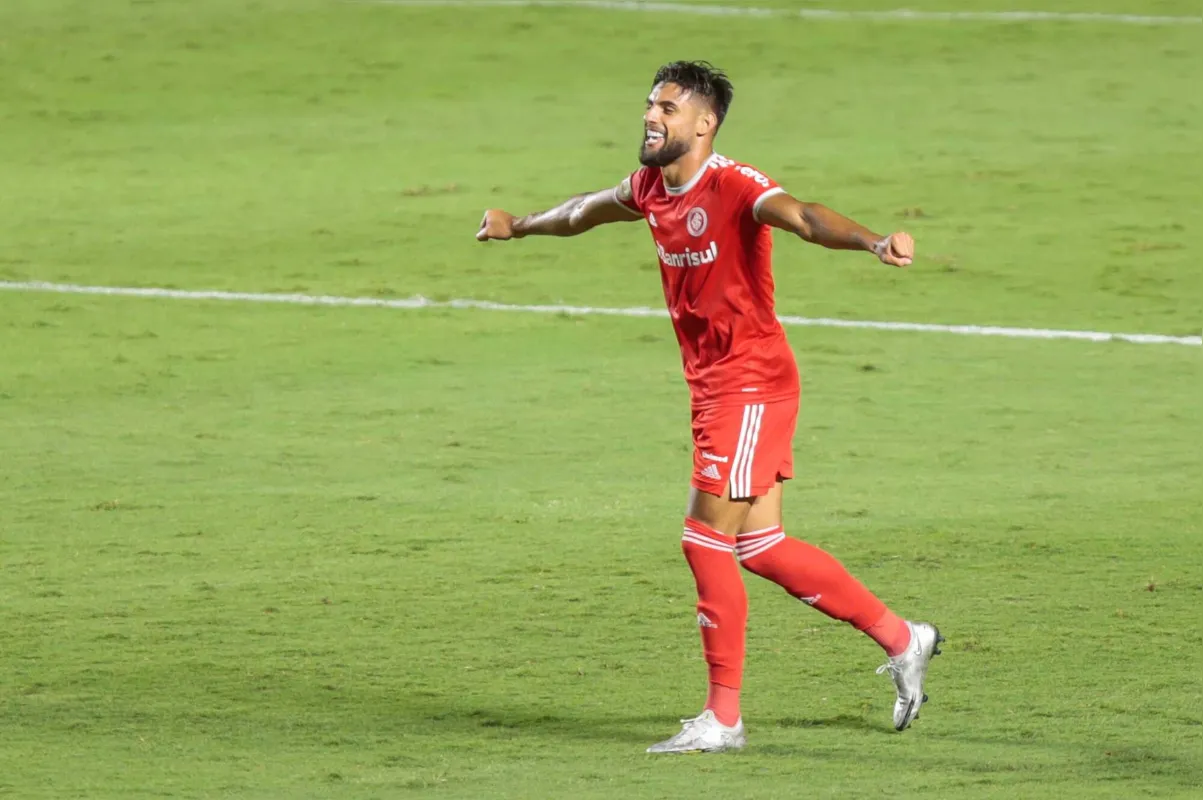 Yuri Alberto foi o nome da goleada no Morumbi ao marcar três gols diante do São Paulo